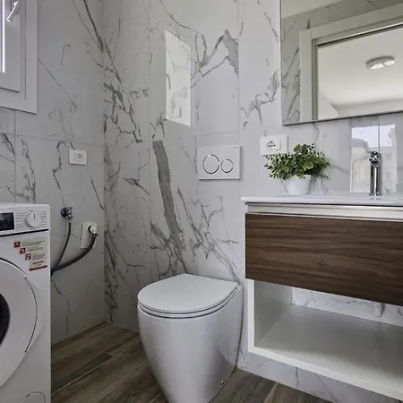 Διαμέρισμα Modern With Terrace In *