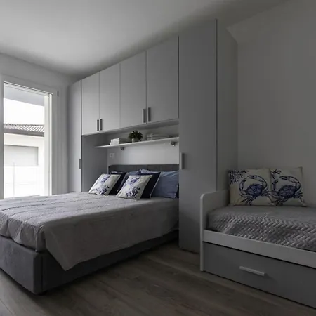 Modern With Terrace In Διαμέρισμα *