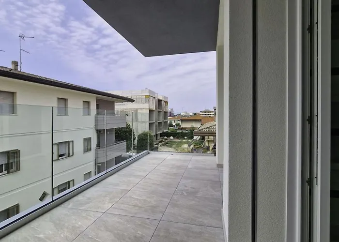 Modern With Terrace In * ביביונה